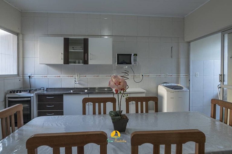 Excelente casa em Bombinhas á 200mts do mar - WIFI