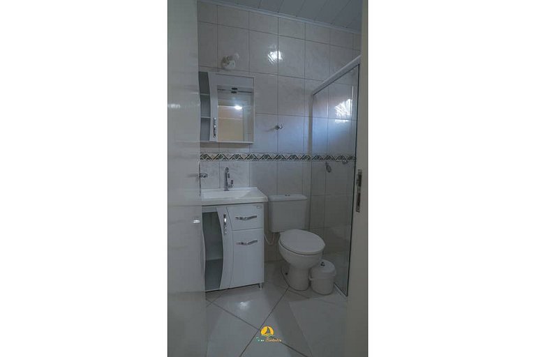 Linda casa em Bombinhas á 200MTS do MAR - WIFI