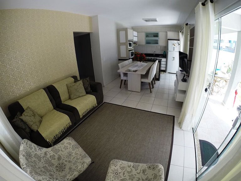 Linda Casa de 03 dormitórios, para até 8 pessoas