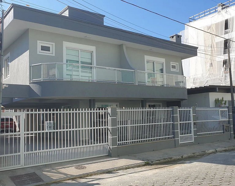 Excelente Apartamento Decorado Centro de Bombinhas