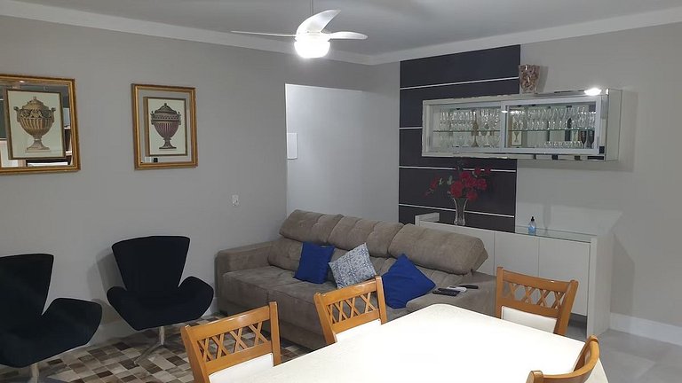 Excelente Apartamento Decorado Centro de Bombinhas