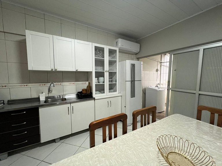 Excelente casa em Bombinhas á 200mts do MAR