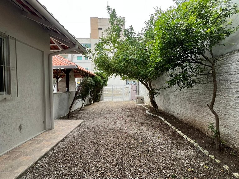 Excelente casa em Bombinhas á 200mts do MAR