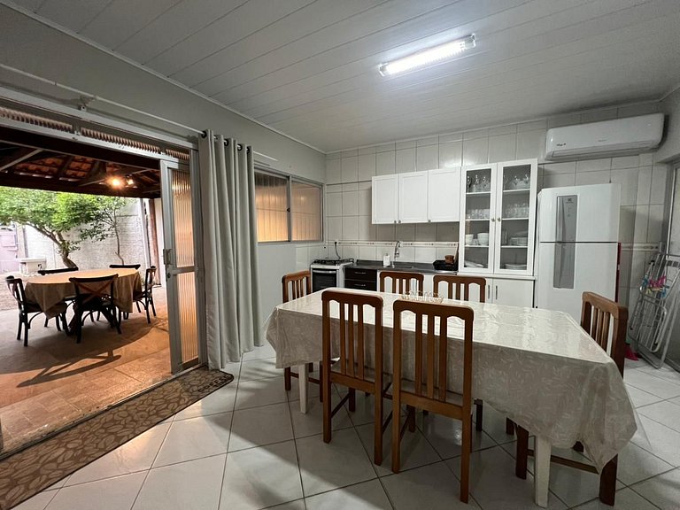 Excelente casa em Bombinhas á 200mts do MAR