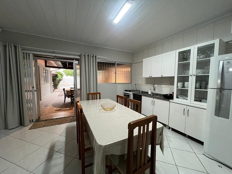 Excelente casa em Bombinhas á 200mts do MAR