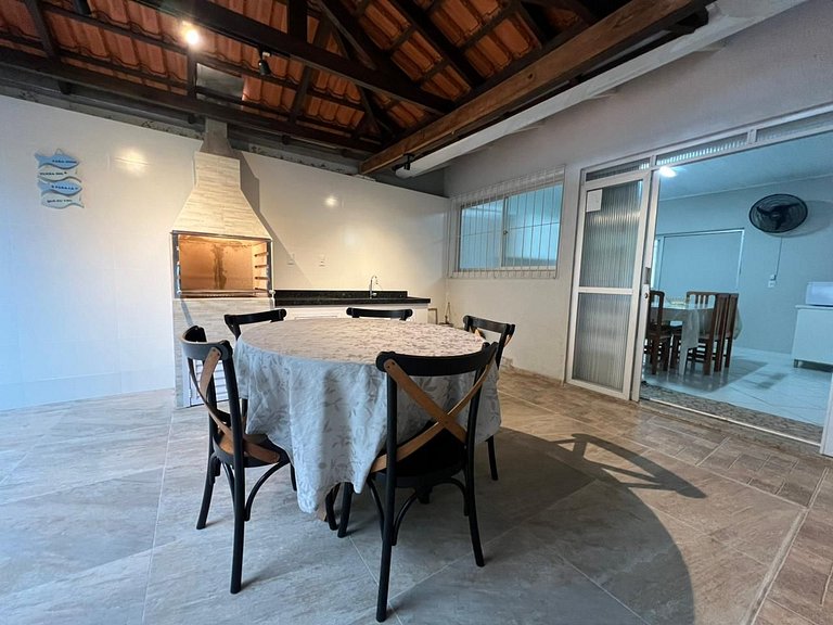 Excelente casa em Bombinhas á 200mts do MAR