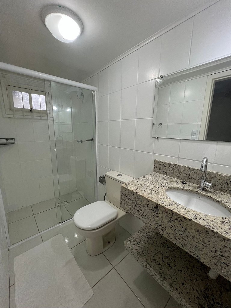 Linda casa em Bombinhas á 200MTS do MAR