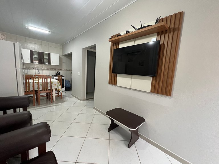 Linda casa em Bombinhas á 200MTS do MAR