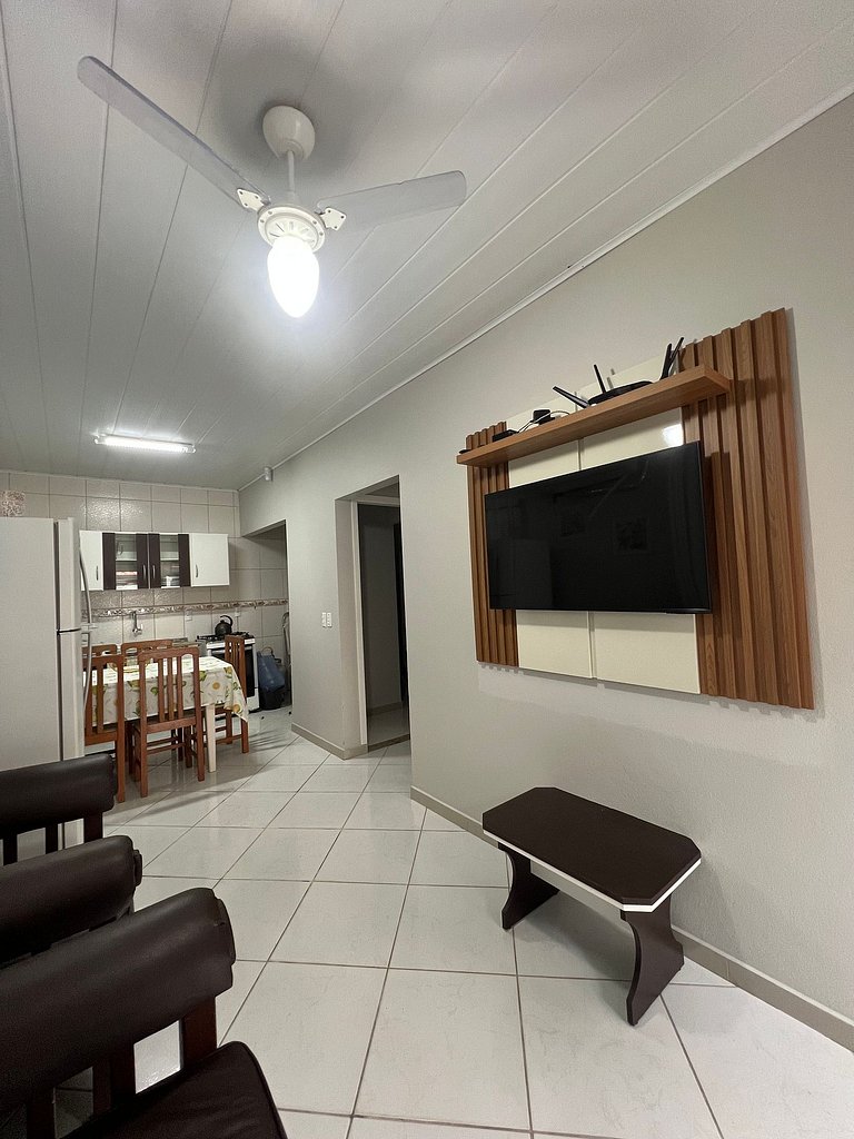 Linda casa em Bombinhas á 200MTS do MAR