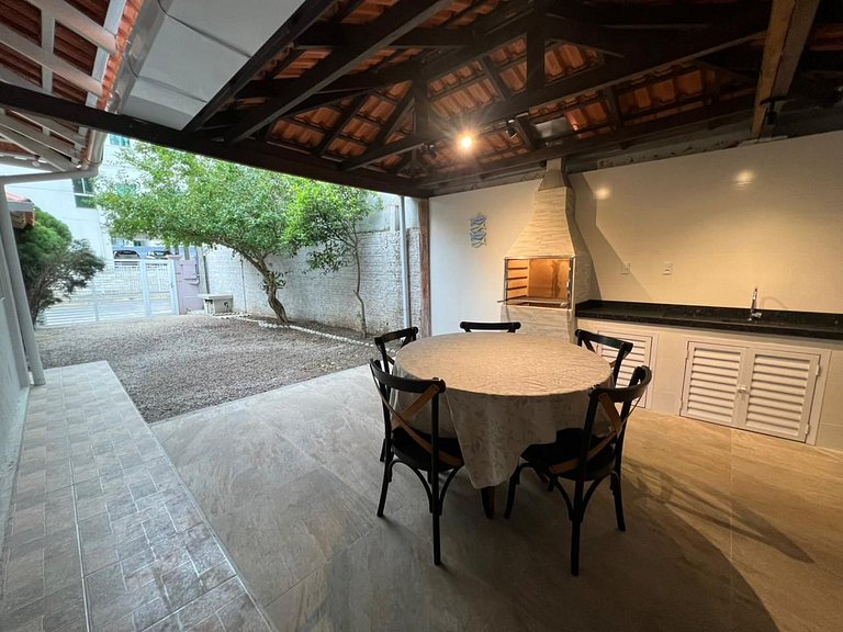 Excelente casa em Bombinhas á 200mts do MAR