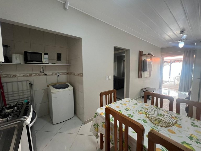 Linda casa em Bombinhas á 200MTS do MAR