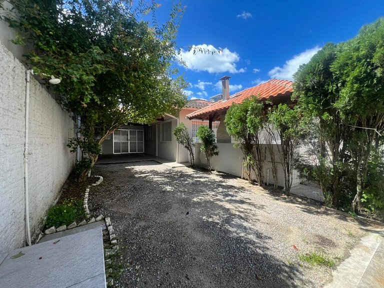 Excelente casa em Bombinhas á 200mts do MAR