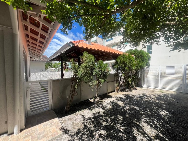 Excelente casa em Bombinhas á 200mts do MAR