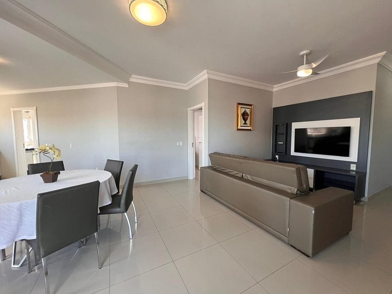 Baia dos Golfinhos 3 dormitórios 301 Frente