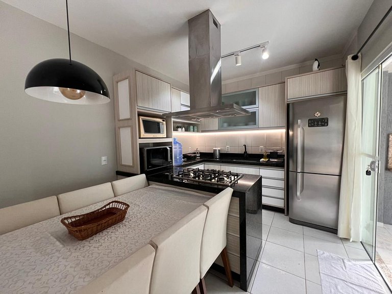 Linda Casa de 03 dormitórios, para até 8 pessoas