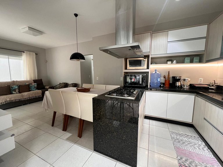 Linda Casa de 03 dormitórios, para até 8 pessoas