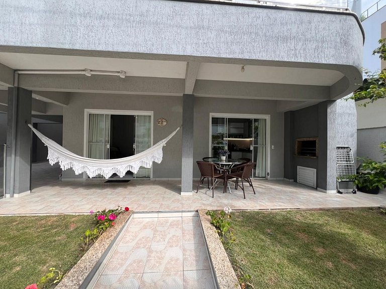 Linda Casa de 03 dormitórios, para até 8 pessoas